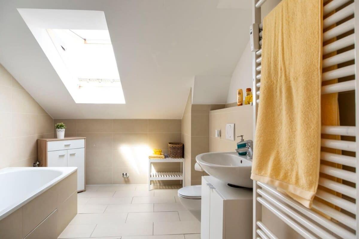 Urban Rooftop Apartment - Berlin MITTE - A C photo 2