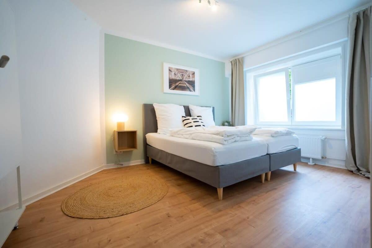 Hamburg City Apartment for 7