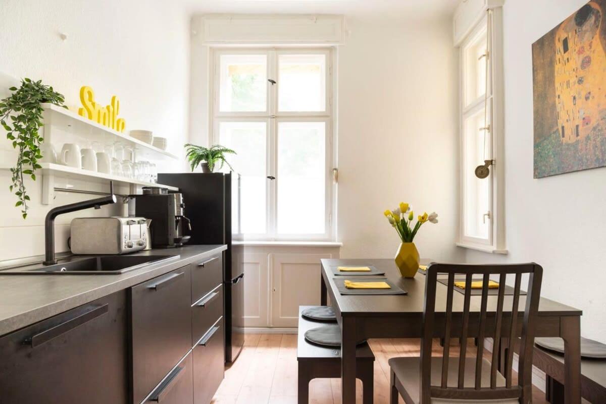Stylish Loft Apartment plus SelfCheckIn plus Street Parking