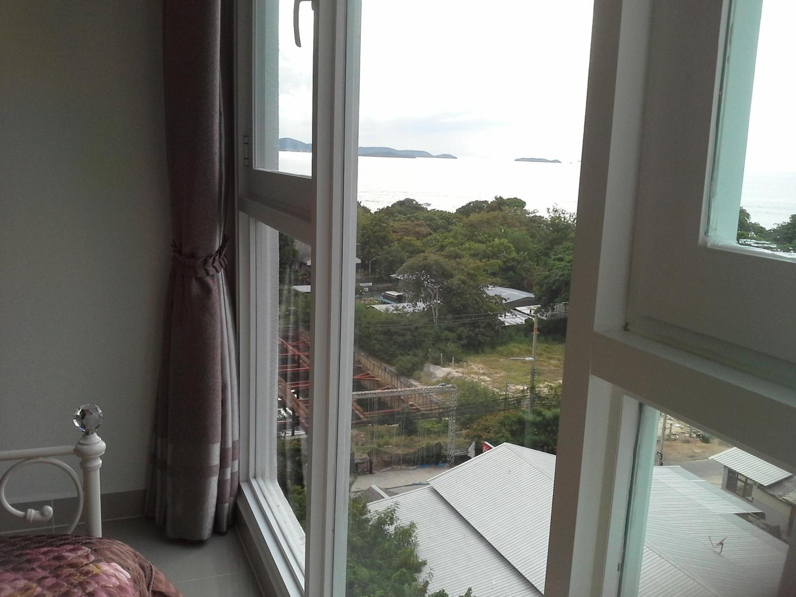 Cosy Beach View Apartments