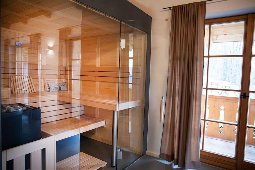Traumhaftes Chalet mit Sauna und Whirlpool Refugium am Rehberg