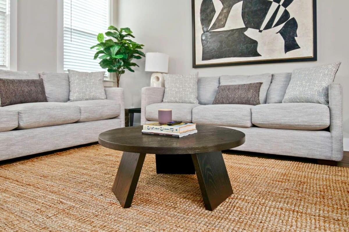 Penny Lane, Park Circle, 15m dwtn CHS view 5