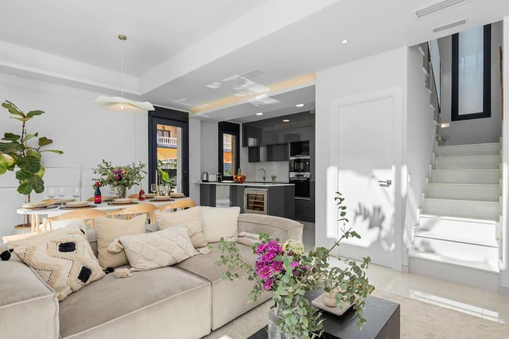 Luxury Villa with Private Swimming Pool in Cabo Roig