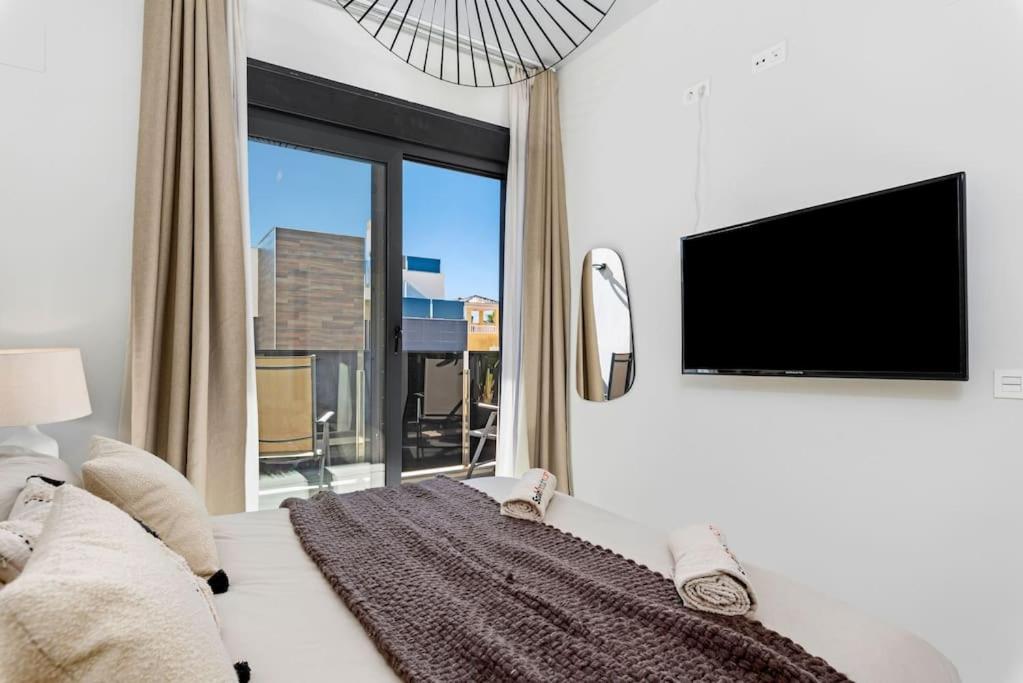 Luxury Villa with Private Swimming Pool in Cabo Roig