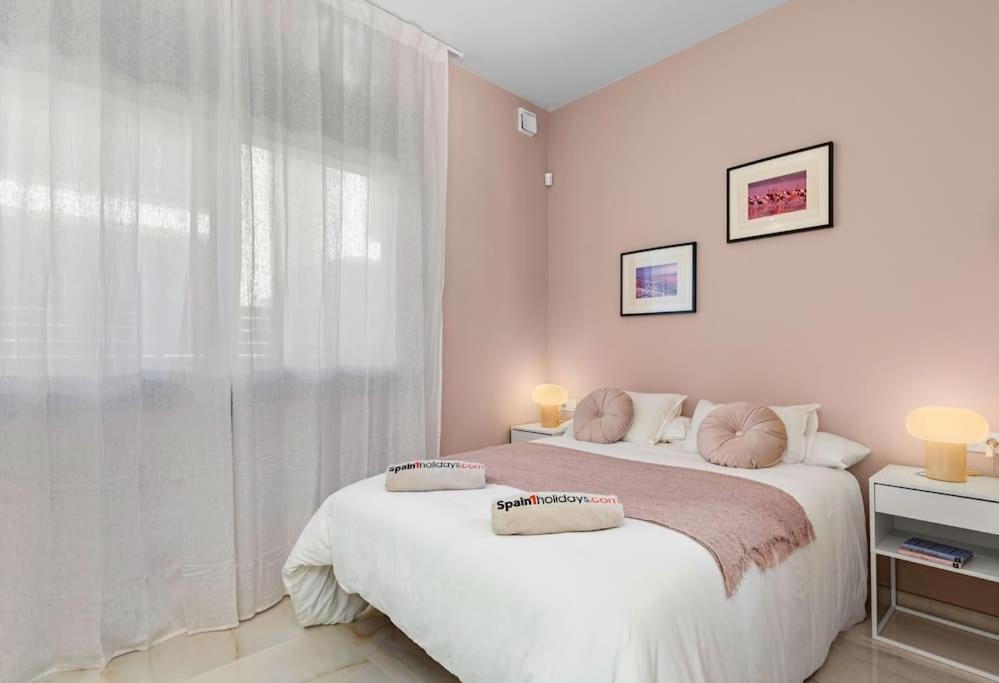 Luxury Villa with Private Swimming Pool in Cabo Roig