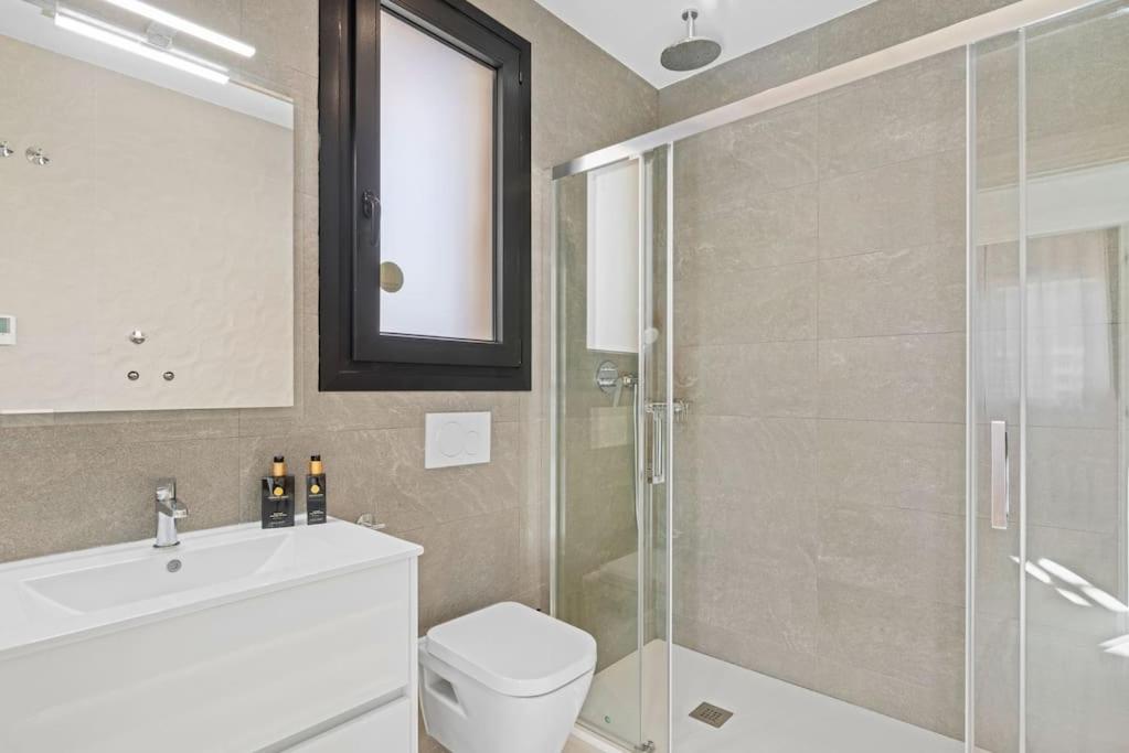 Luxury Villa with Private Swimming Pool in Cabo Roig