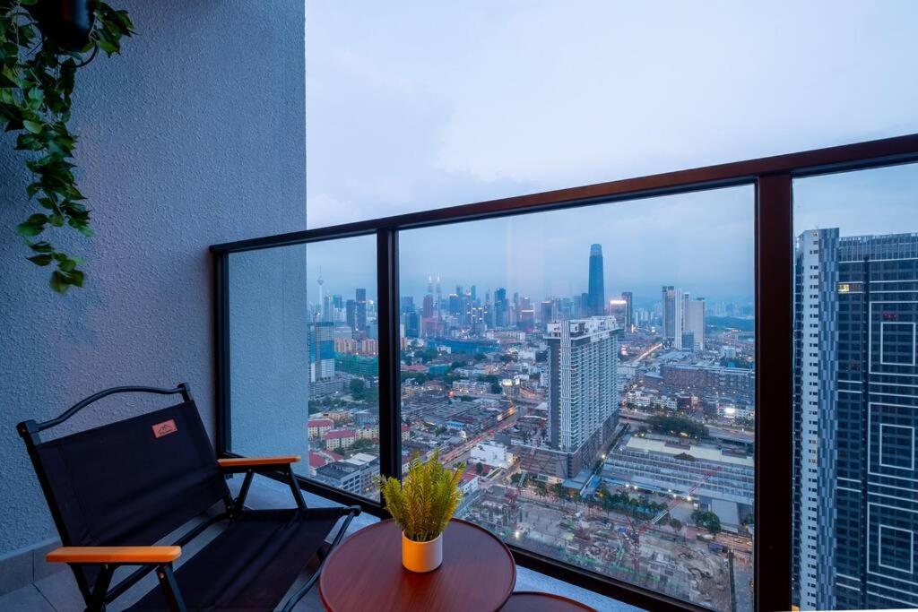 Trion KL city amazing view with bathtub room 8pax