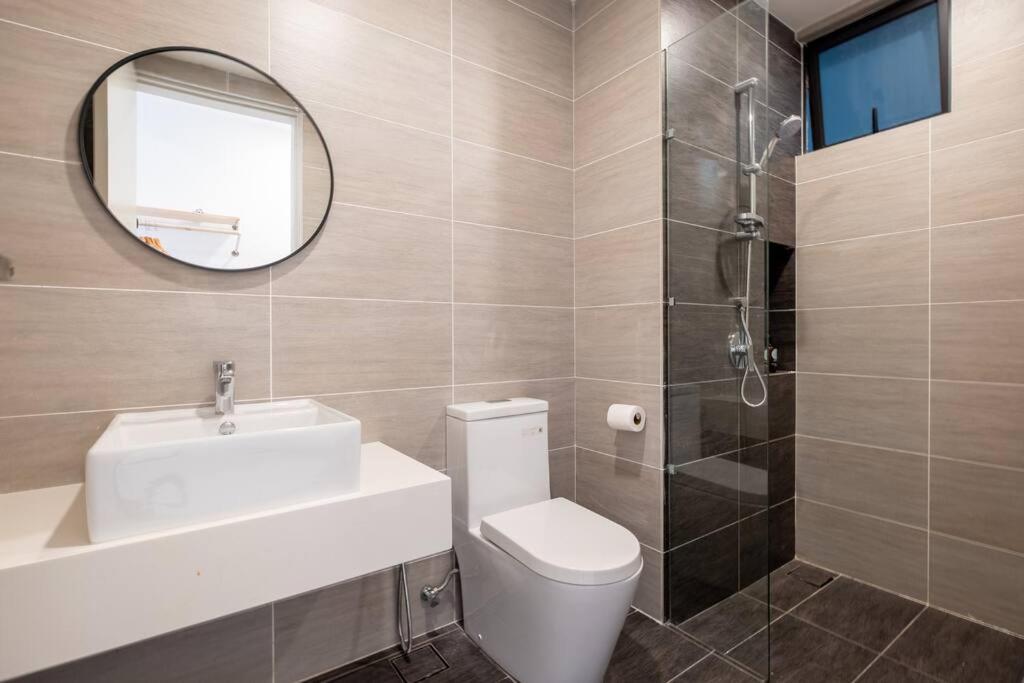 Trion KL city amazing view with bathtub room 8pax