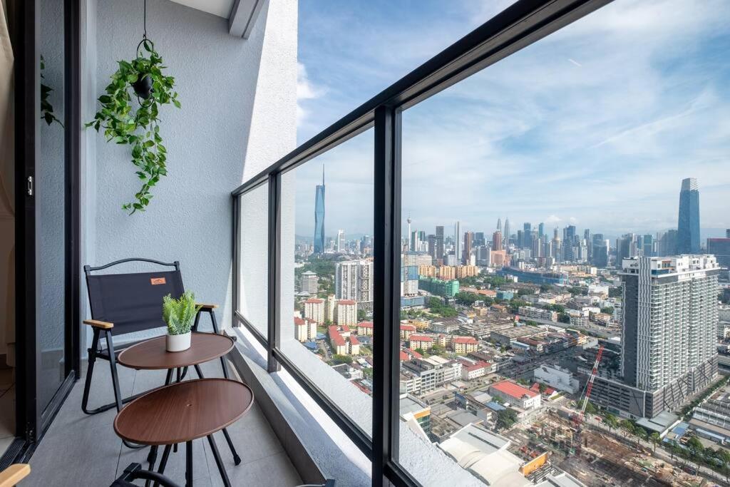 Trion KL city amazing view with bathtub room 8pax