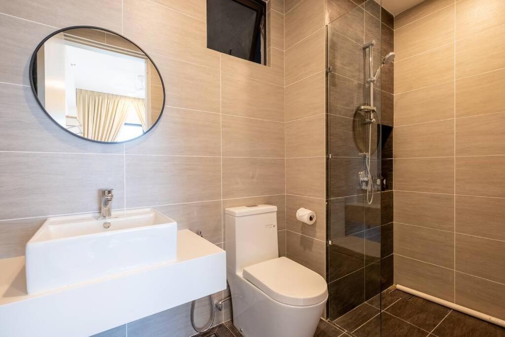 Trion KL city amazing view with bathtub room 8pax