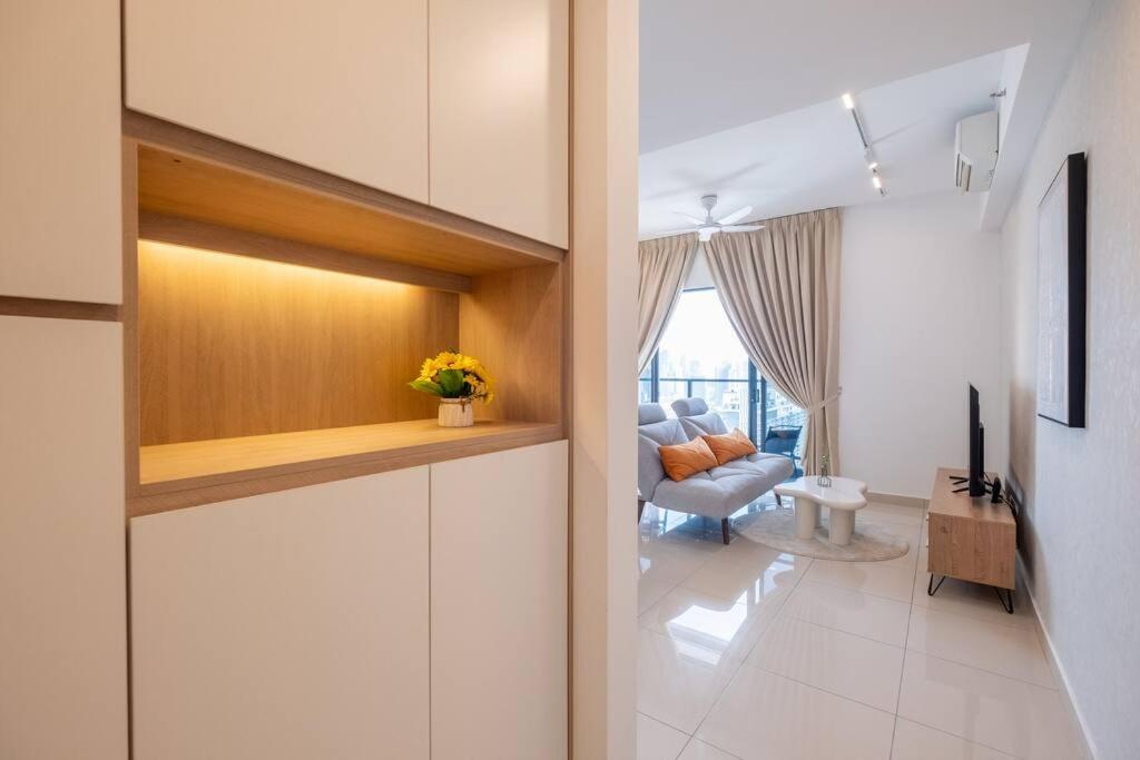 Trion KL city amazing view with bathtub room 8pax