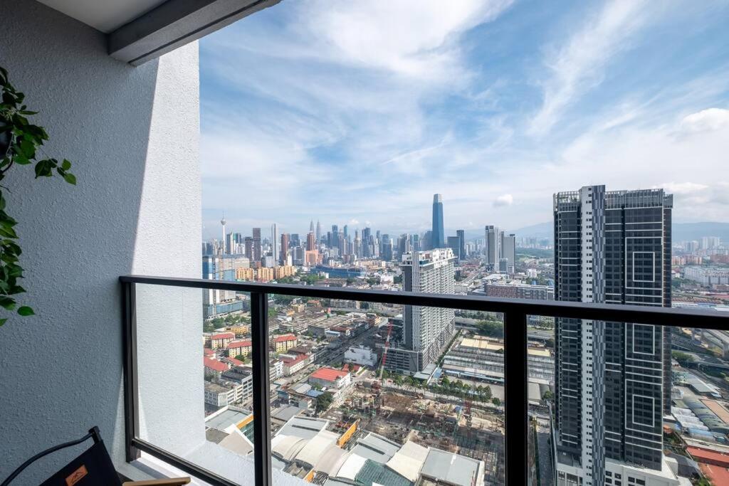 Trion KL city amazing view with bathtub room 8pax