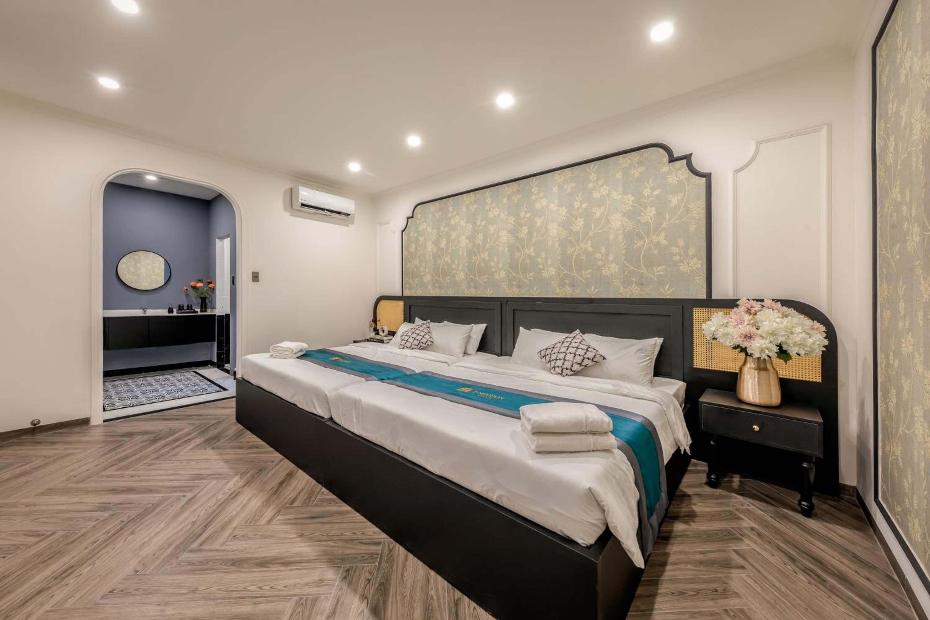 T-Maison Indochine Vung Tau Villa near beach FREE pool, billiards, karaoke view 5