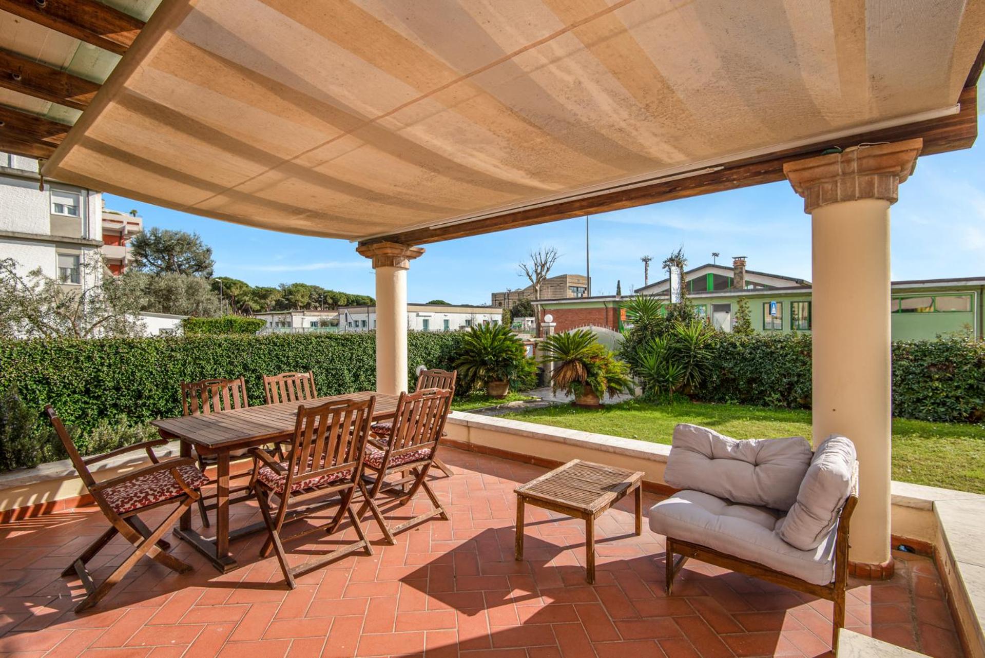 Splendido monolocale con spazioso giardino e veranda a 500 mt dal mare photo 2