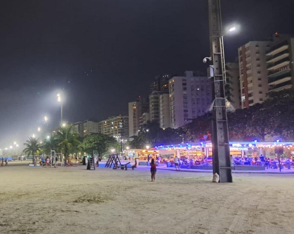 MELHOR LOCALIZAÇÃO DE SANTOS, LOFT, 200 MTS da PRAIA, WI-FI, AR CONDICIONADO