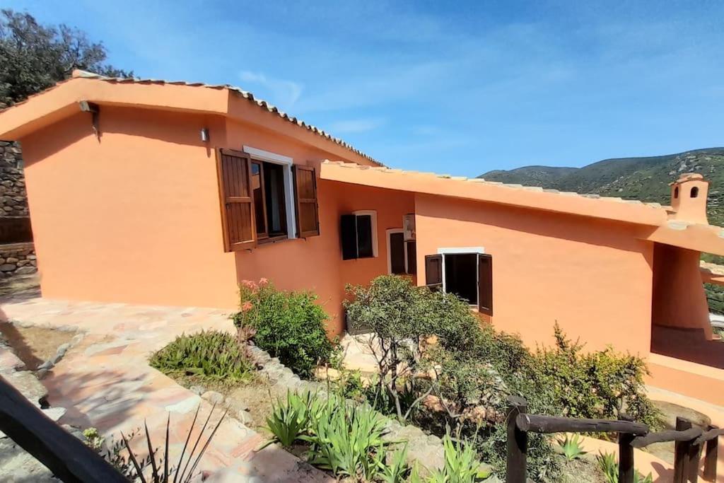 Villa del Nuraghe with fantastic sea view