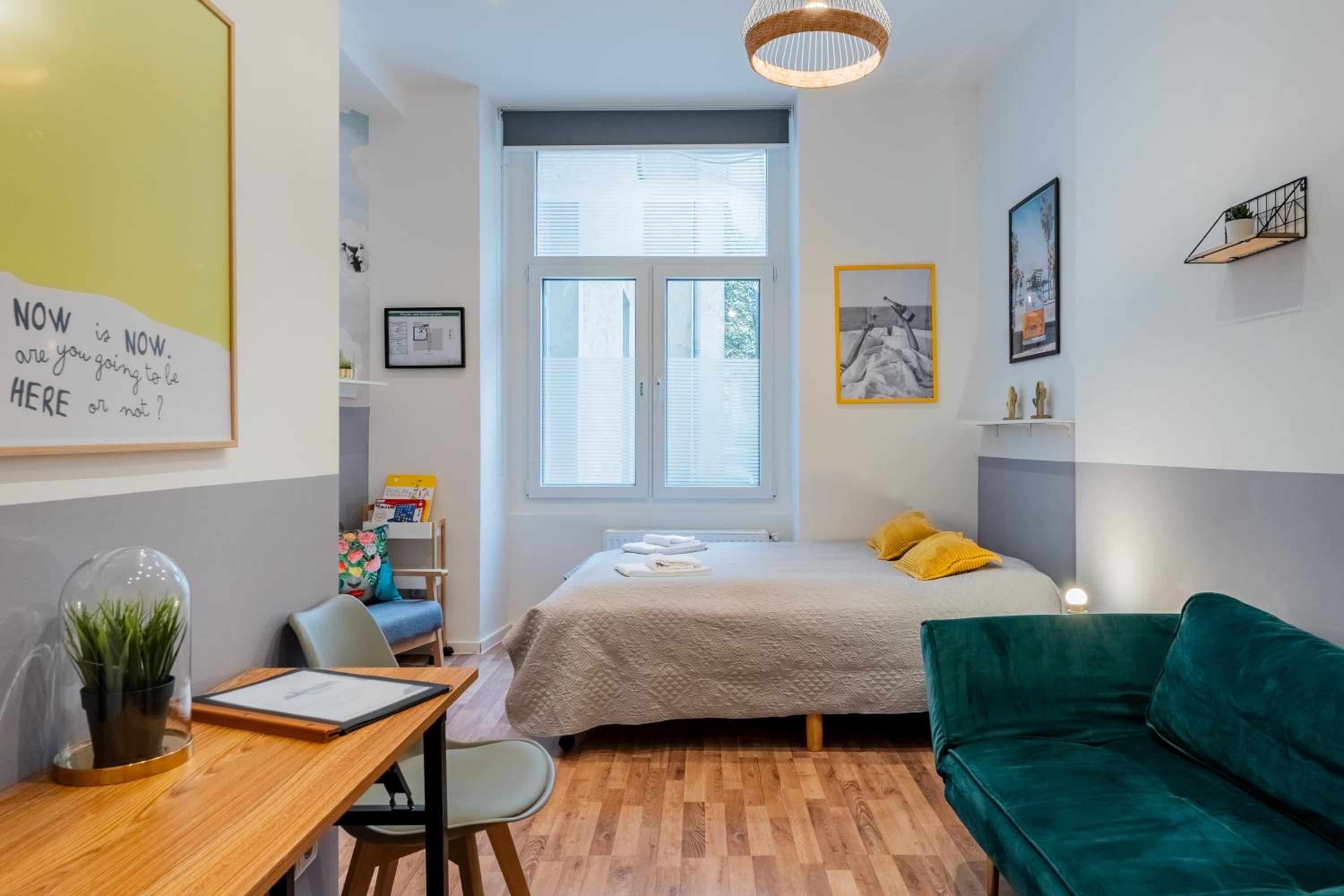 Central 2 BR Flat in trendy area / Self check-in