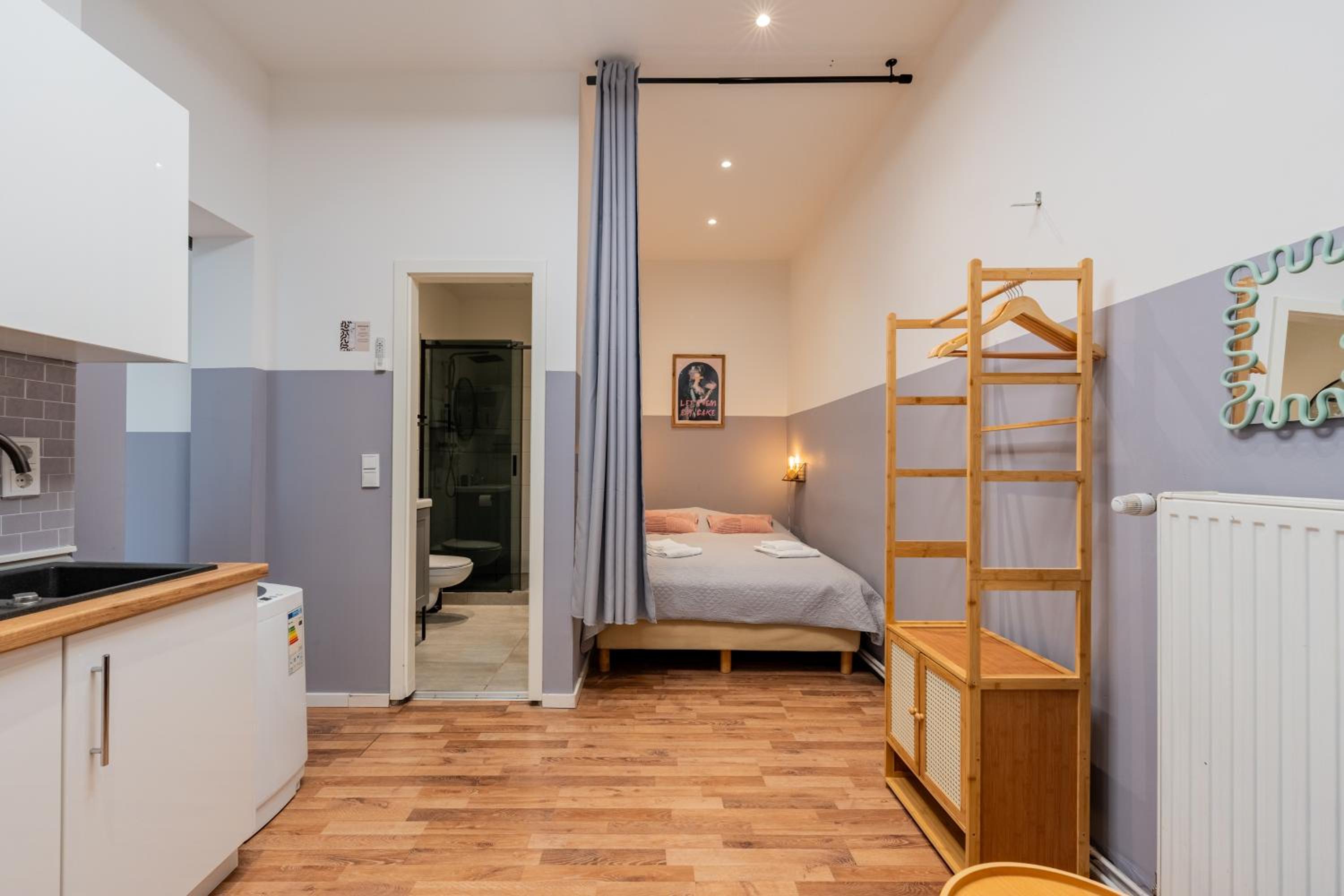 Central 2 BR Flat in trendy area / Self check-in