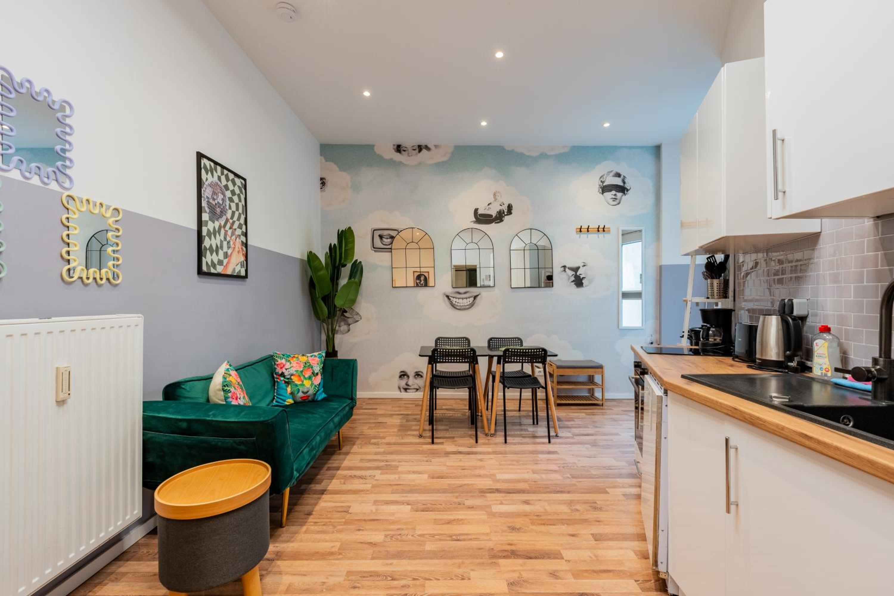 Central 2 BR Flat in trendy area / Self check-in