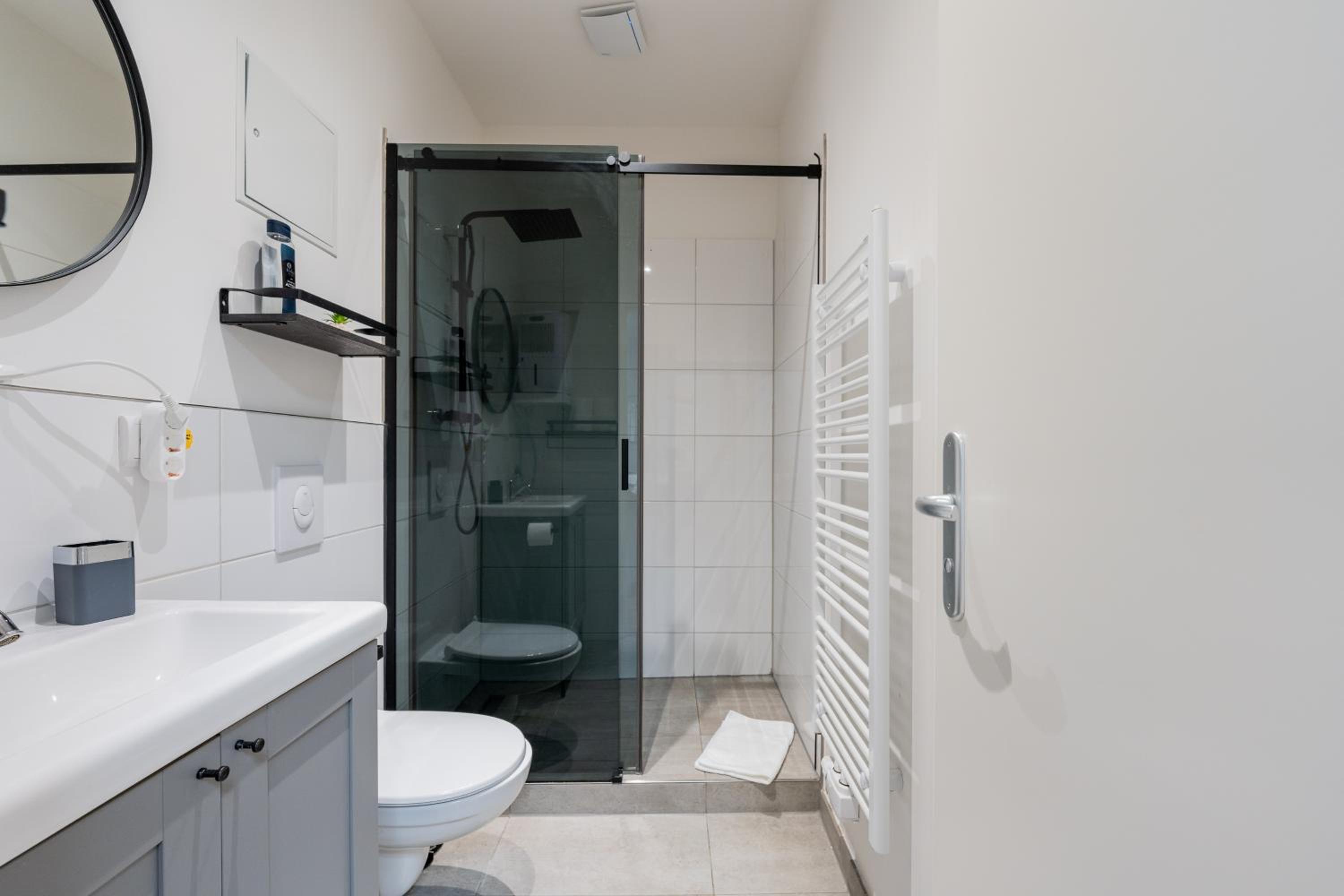 Central 2 BR Flat in trendy area / Self check-in