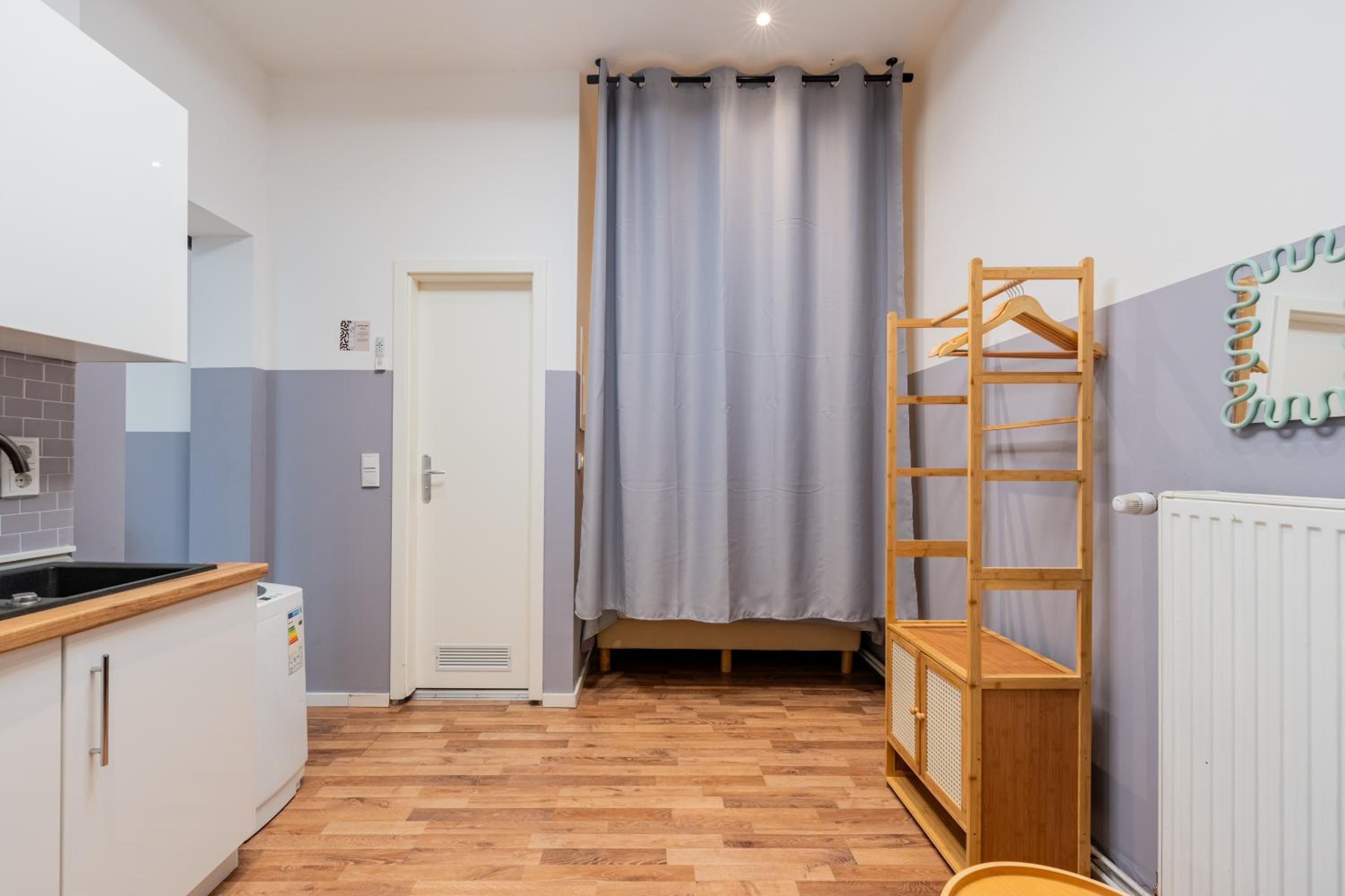 Central 2 BR Flat in trendy area / Self check-in