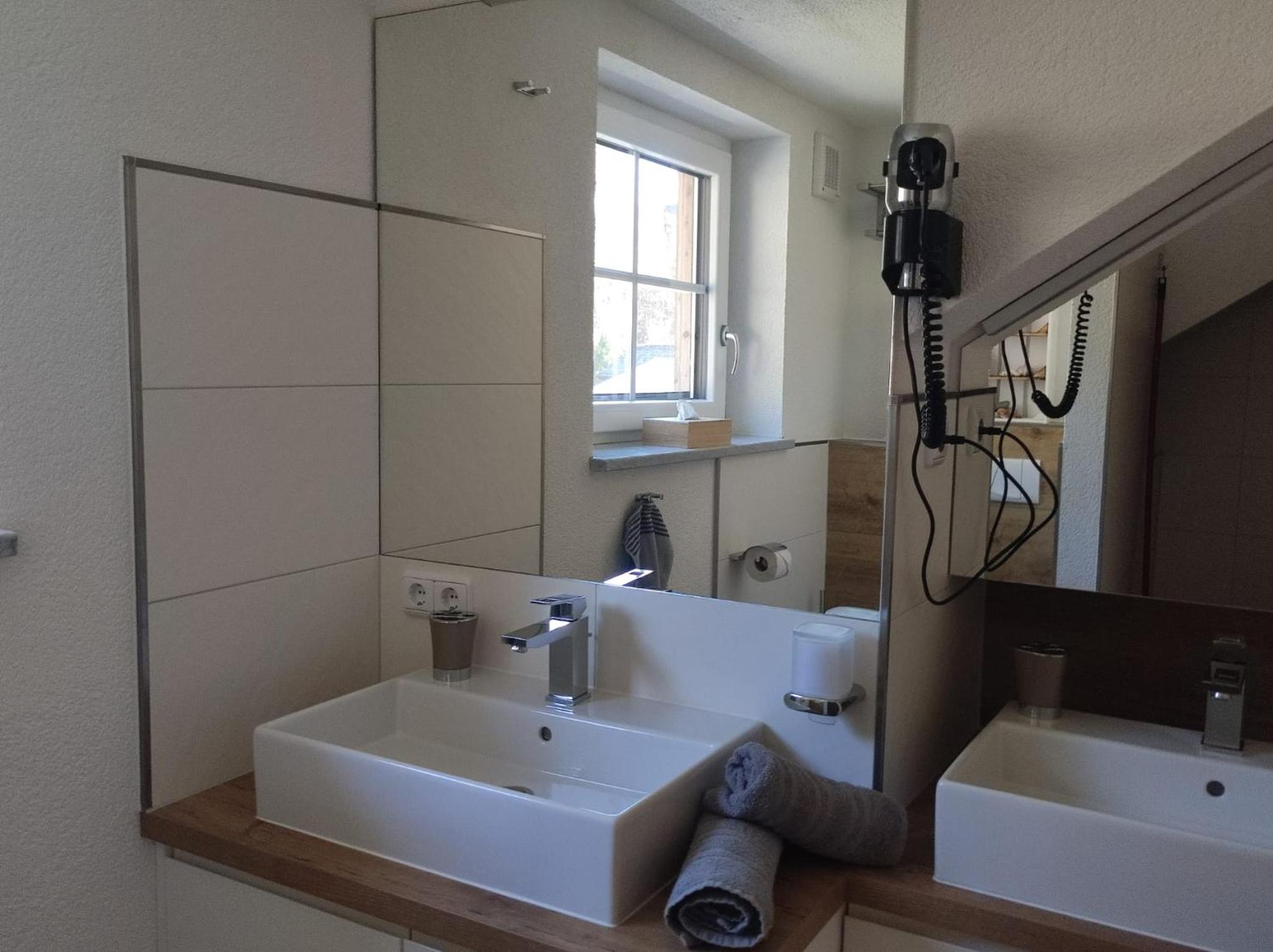 Haus Schatzl Apartments mit Gartenanteil und Bademöglichkeit im Fluss