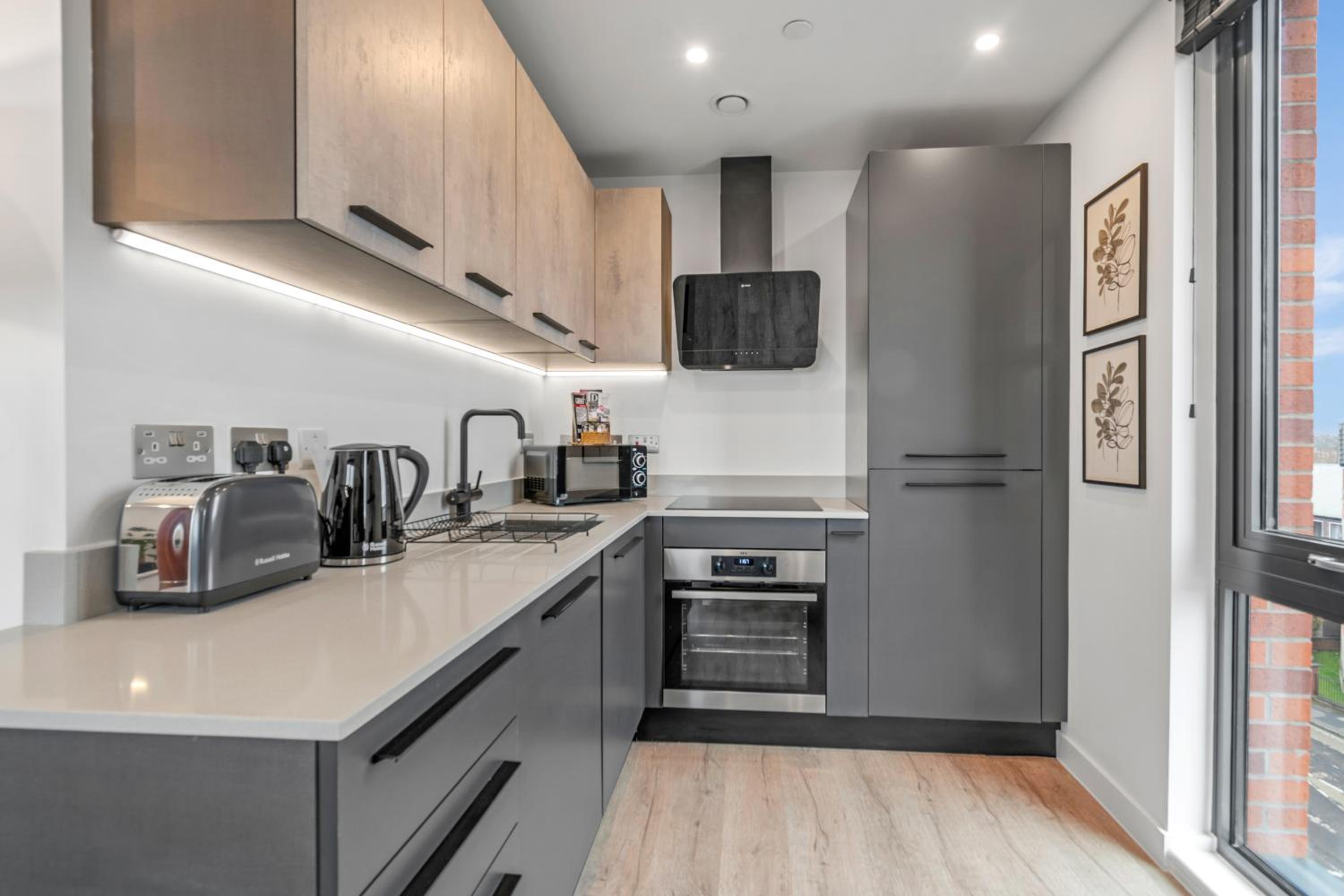 Apartment 47 with Free Secure Parking and Onsite Gym view 5