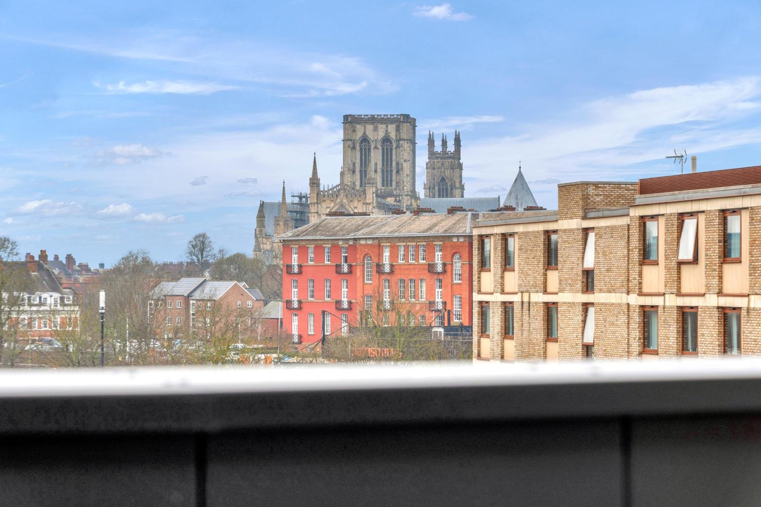 Apartment 47 with Free Secure Parking and Onsite Gym view 4