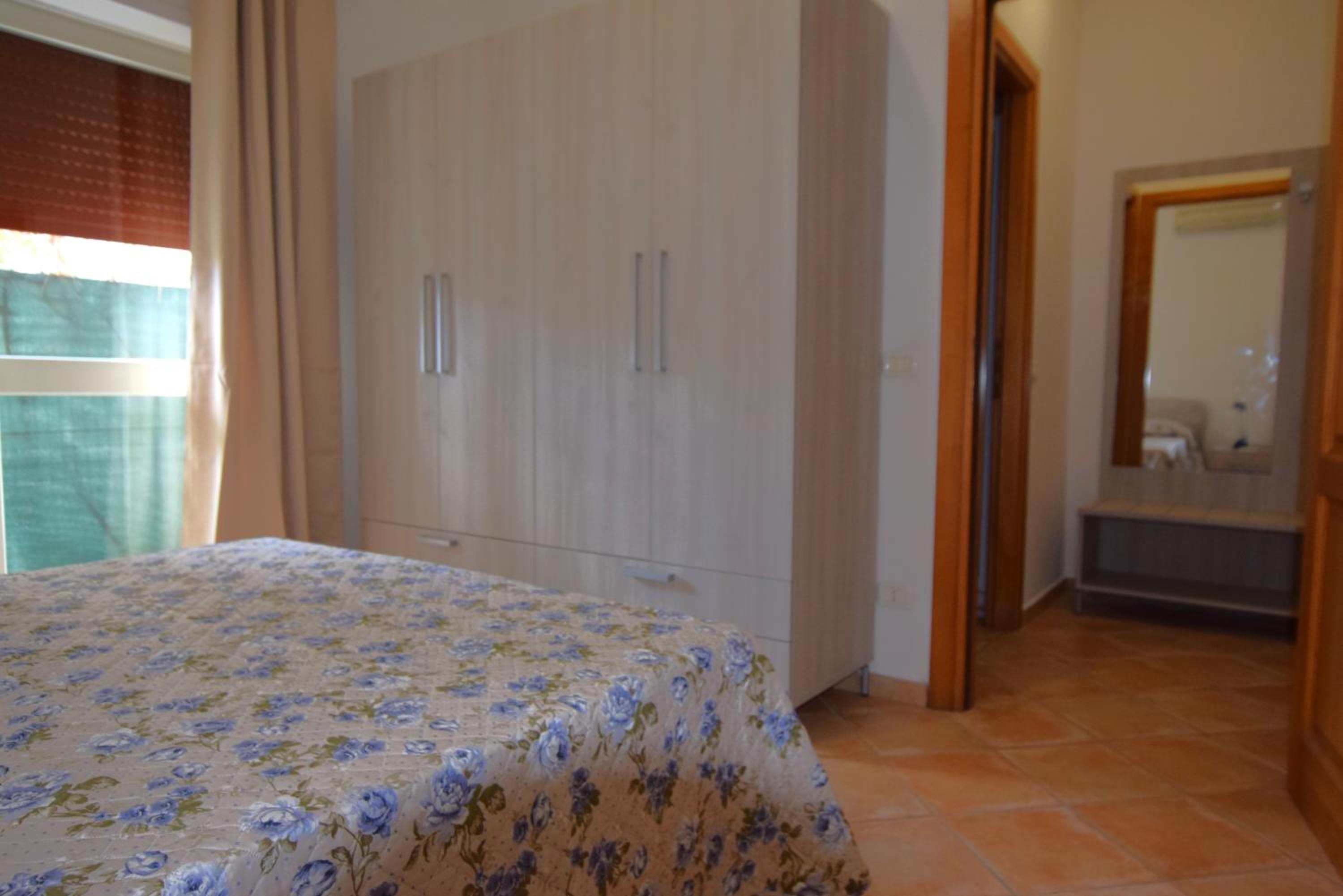 Primavera en Marina di Campo — hotel room