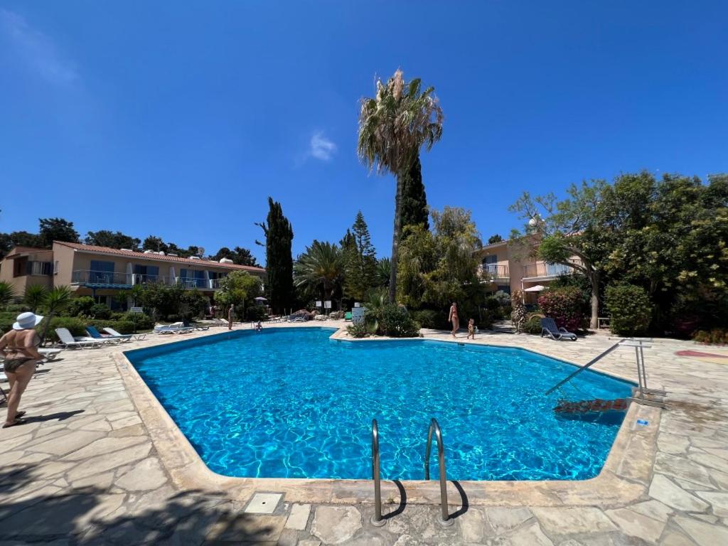 Paradise Gardens Crown-Jewel, 2B, Pools, Gardens