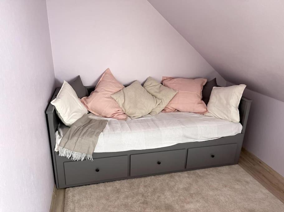 Small & Cozy Studio Apartment - WiFi & Free Parking view 2