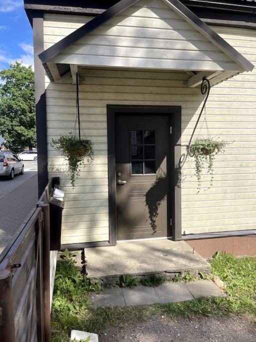 Small & Cozy Studio Apartment - WiFi & Free Parking view 3