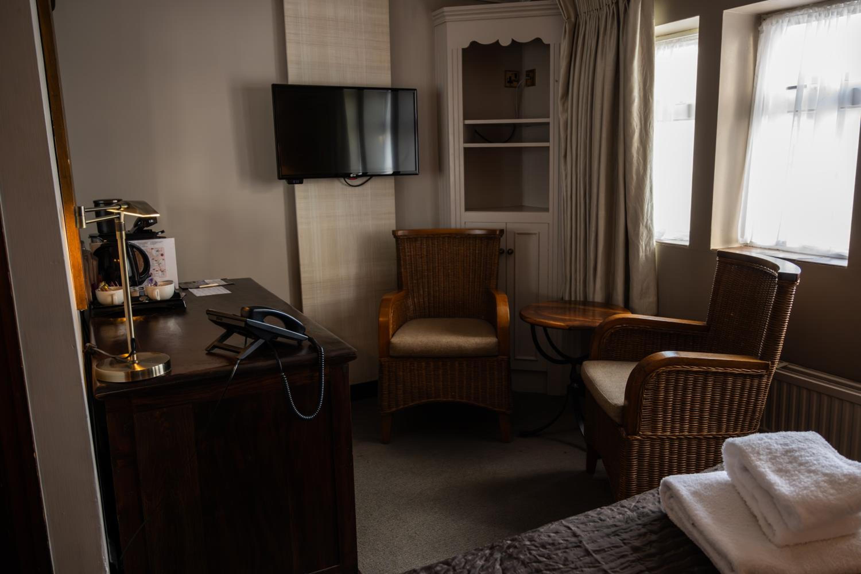 Huddersfield Vacations - Pennine Manor Hotel - Property Image 4