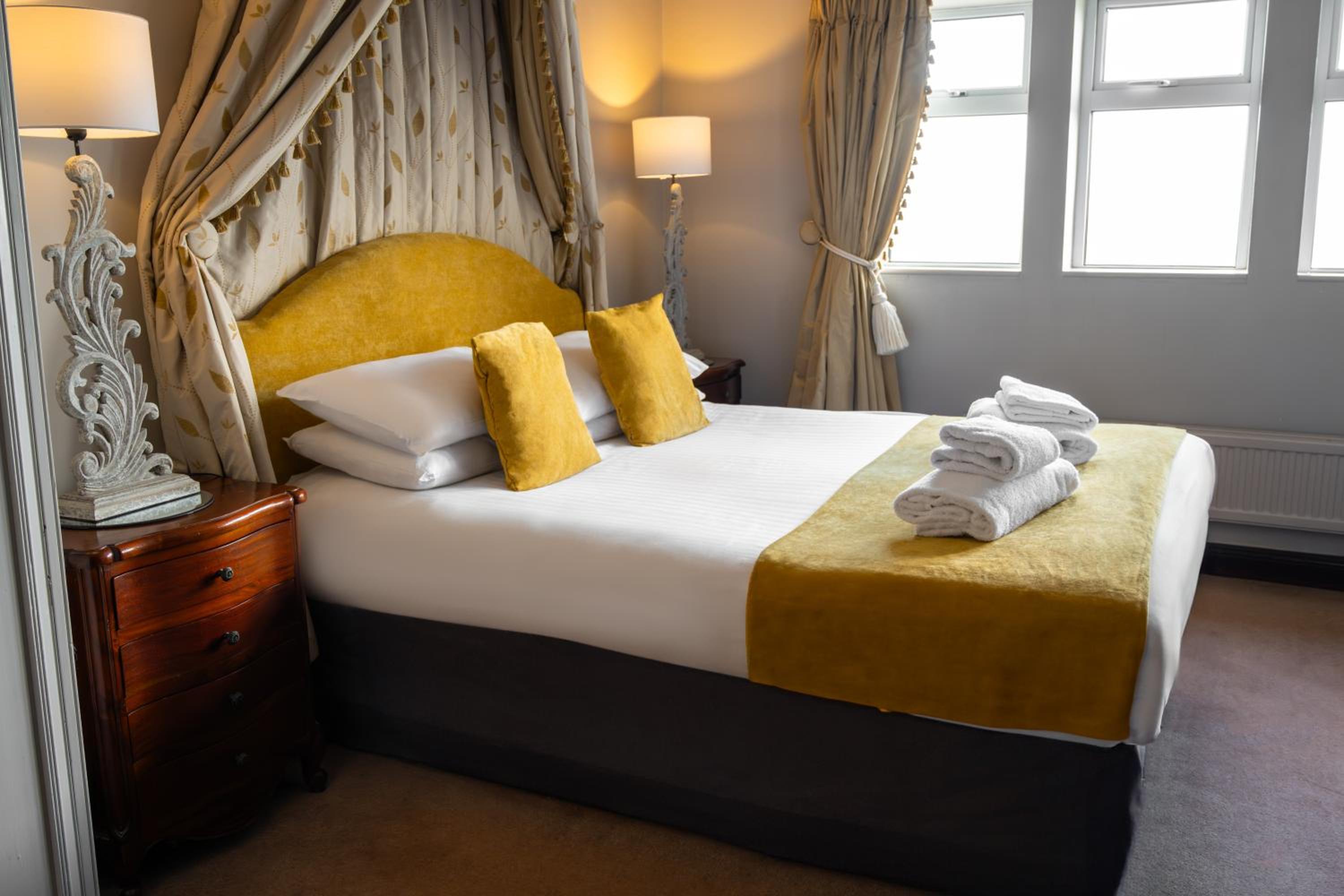 Huddersfield Vacations - Pennine Manor Hotel - Property Image 3