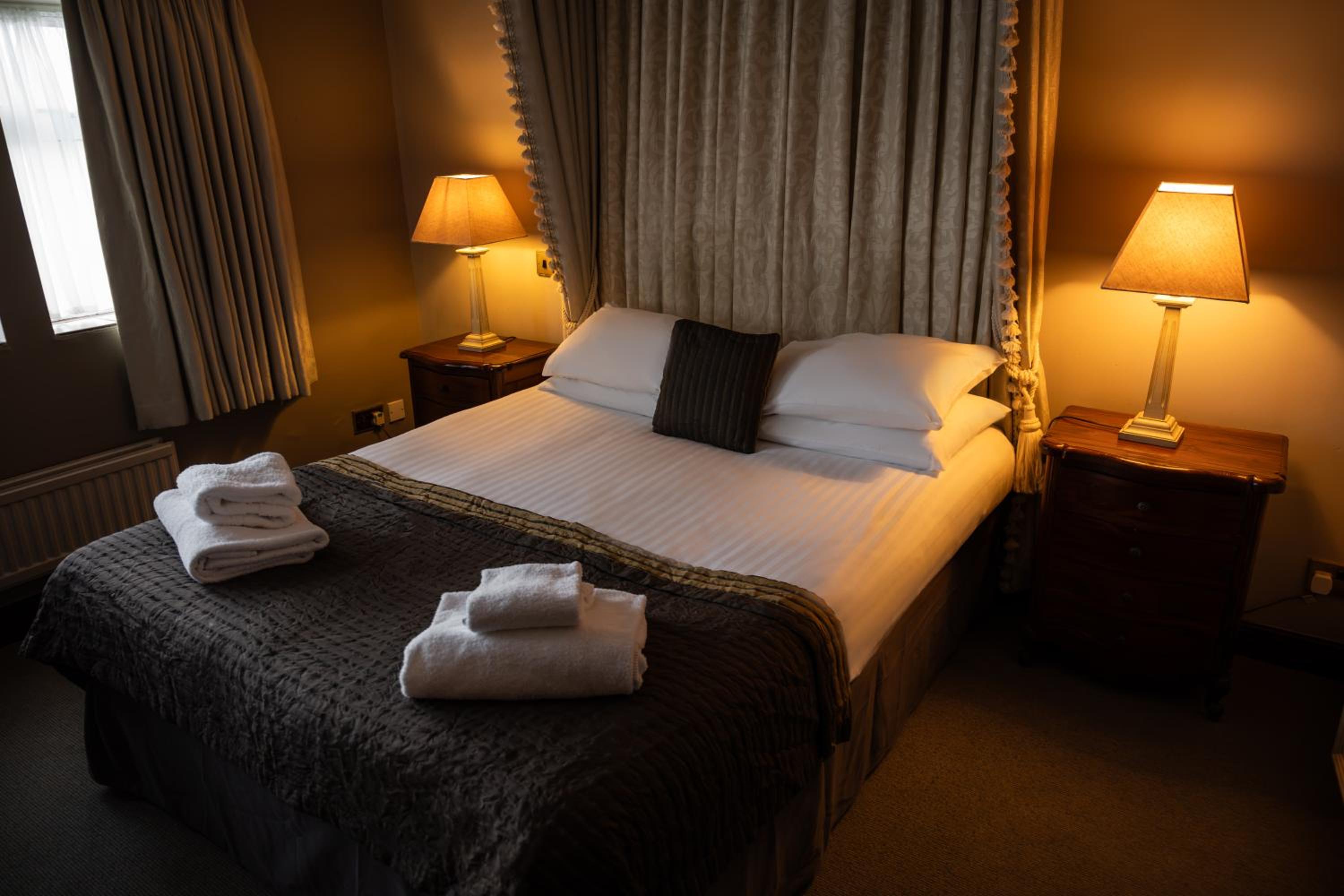 Huddersfield Vacations - Pennine Manor Hotel - Property Image 12