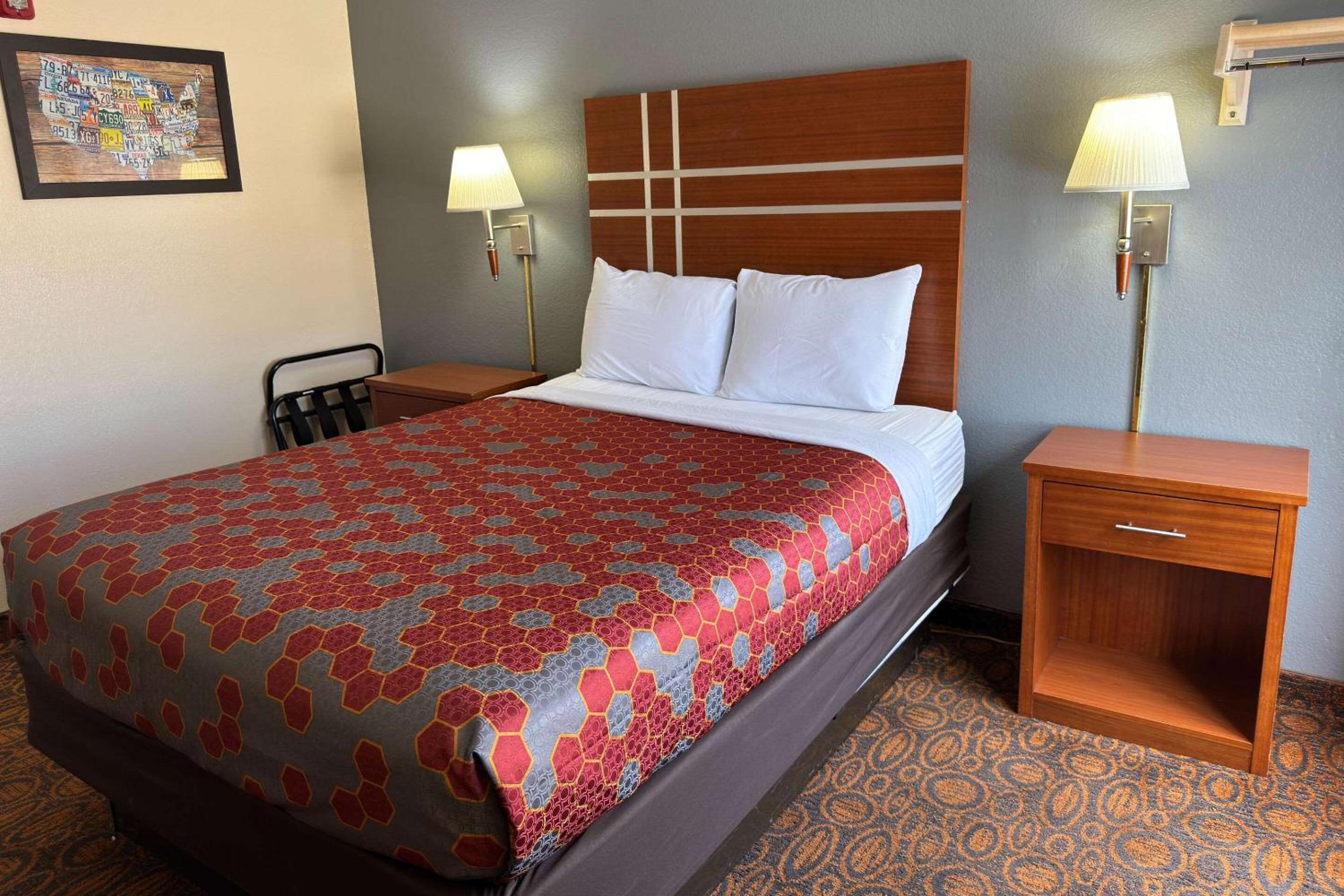 Econo Lodge - Property Image 3