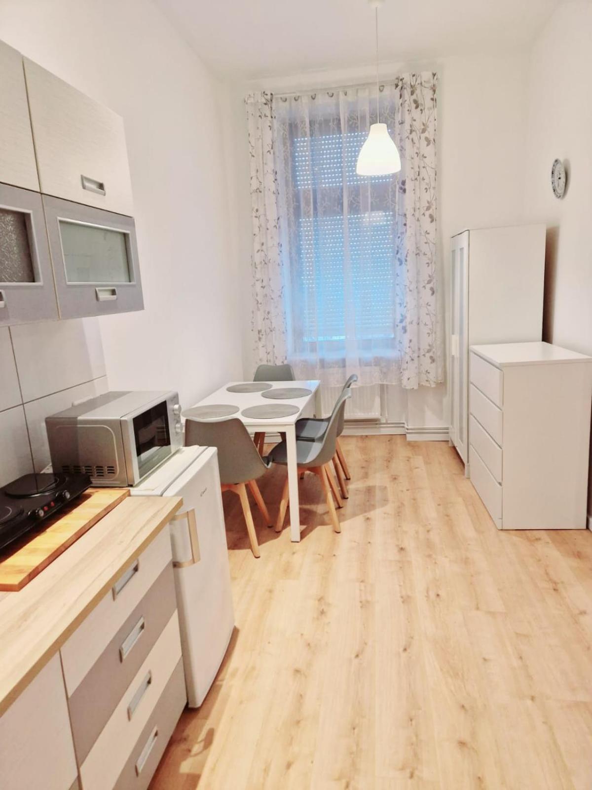 Family Studio Apartment for 4