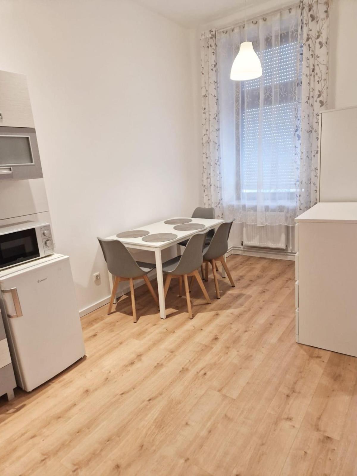 Family Studio Apartment for 4