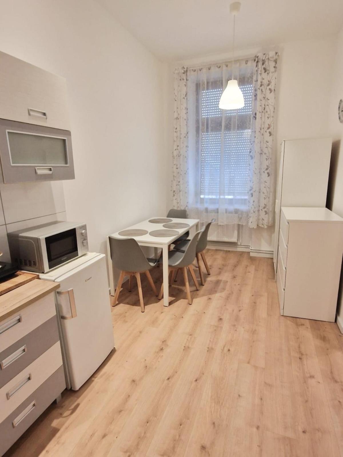 Family Studio Apartment for 4