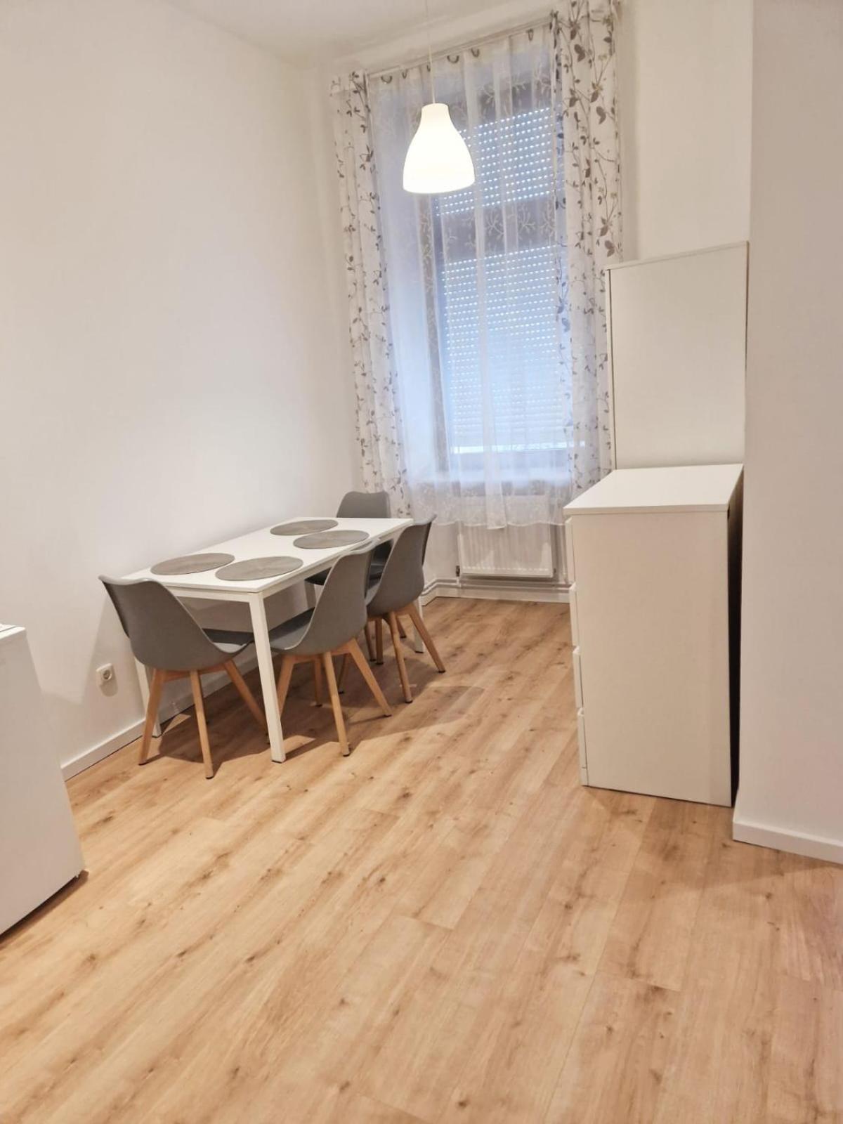 Family Studio Apartment for 4