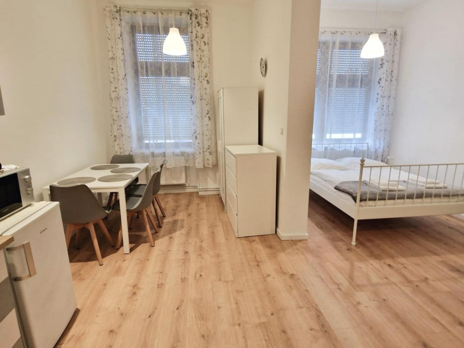 Family Studio Apartment for 4