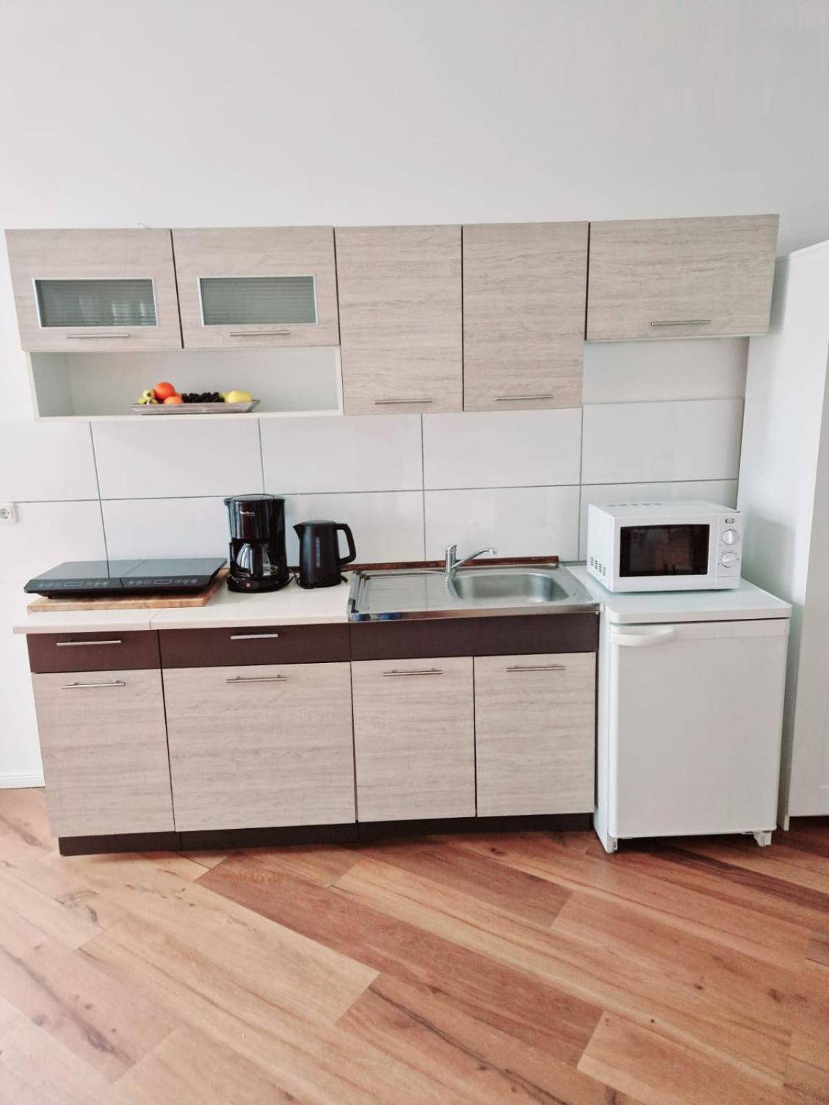 City Studio Apartment for 4, near Sonnenallee