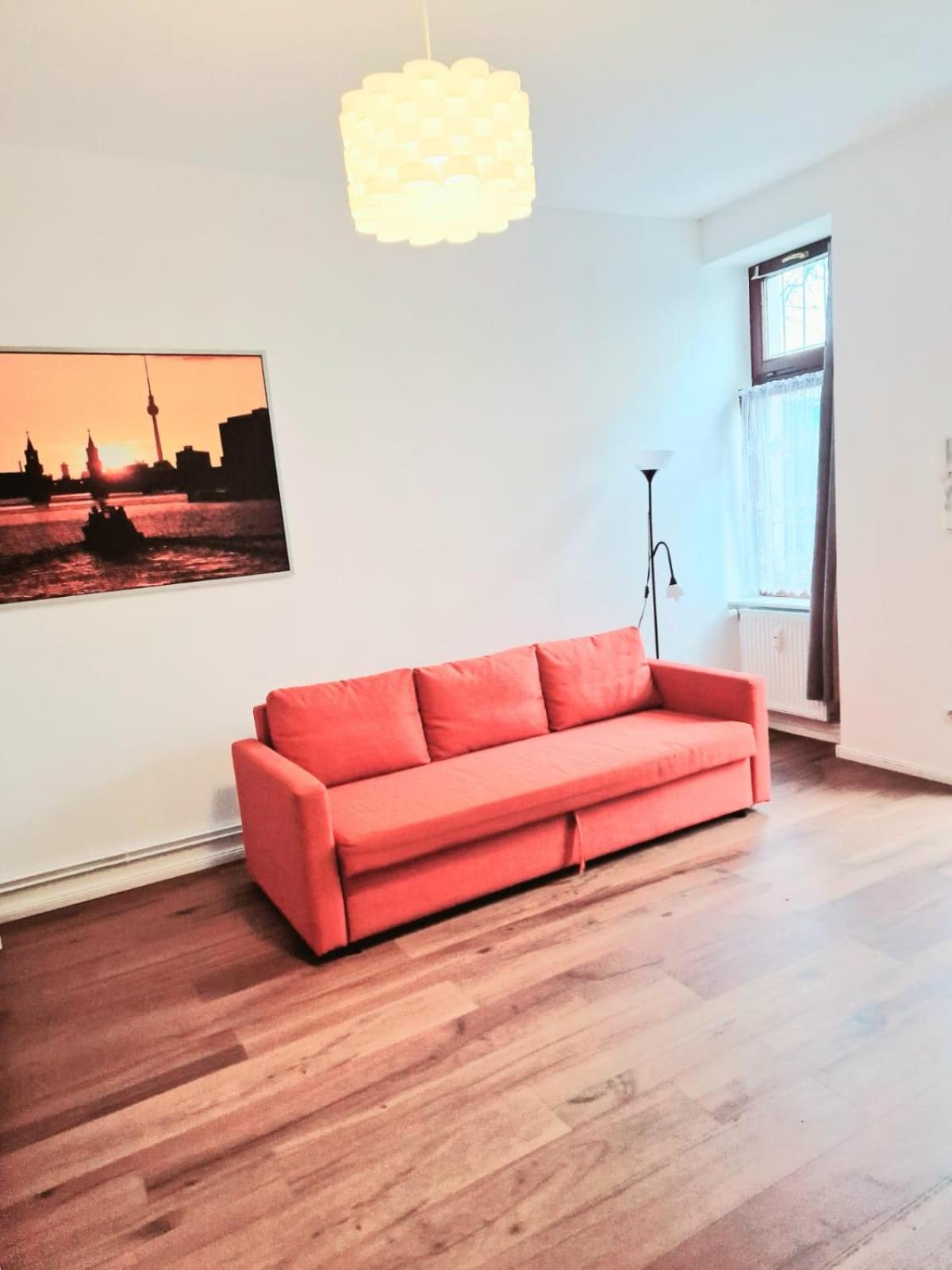 City Studio Apartment for 4, near Sonnenallee