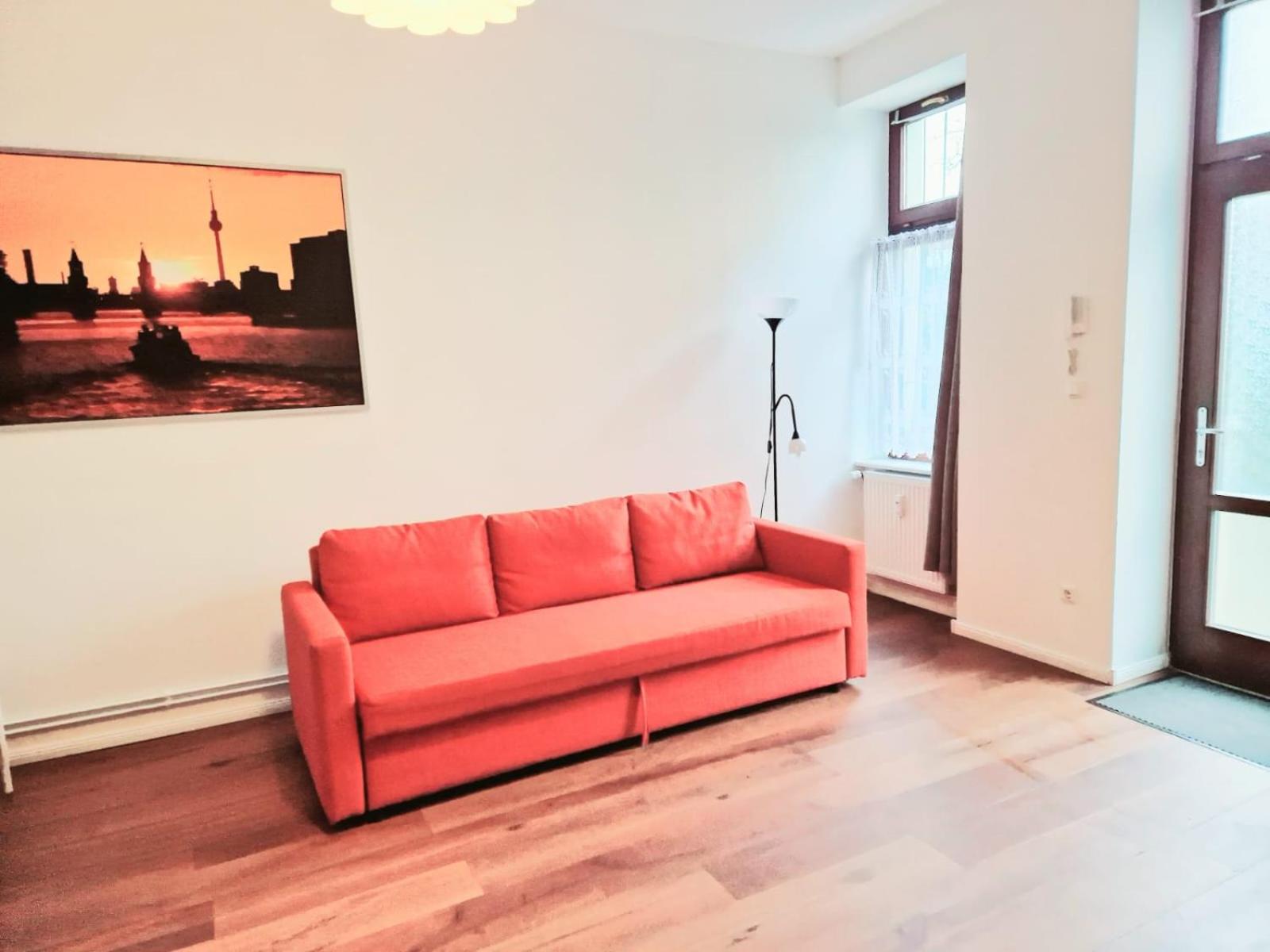City Studio Apartment for 4, near Sonnenallee