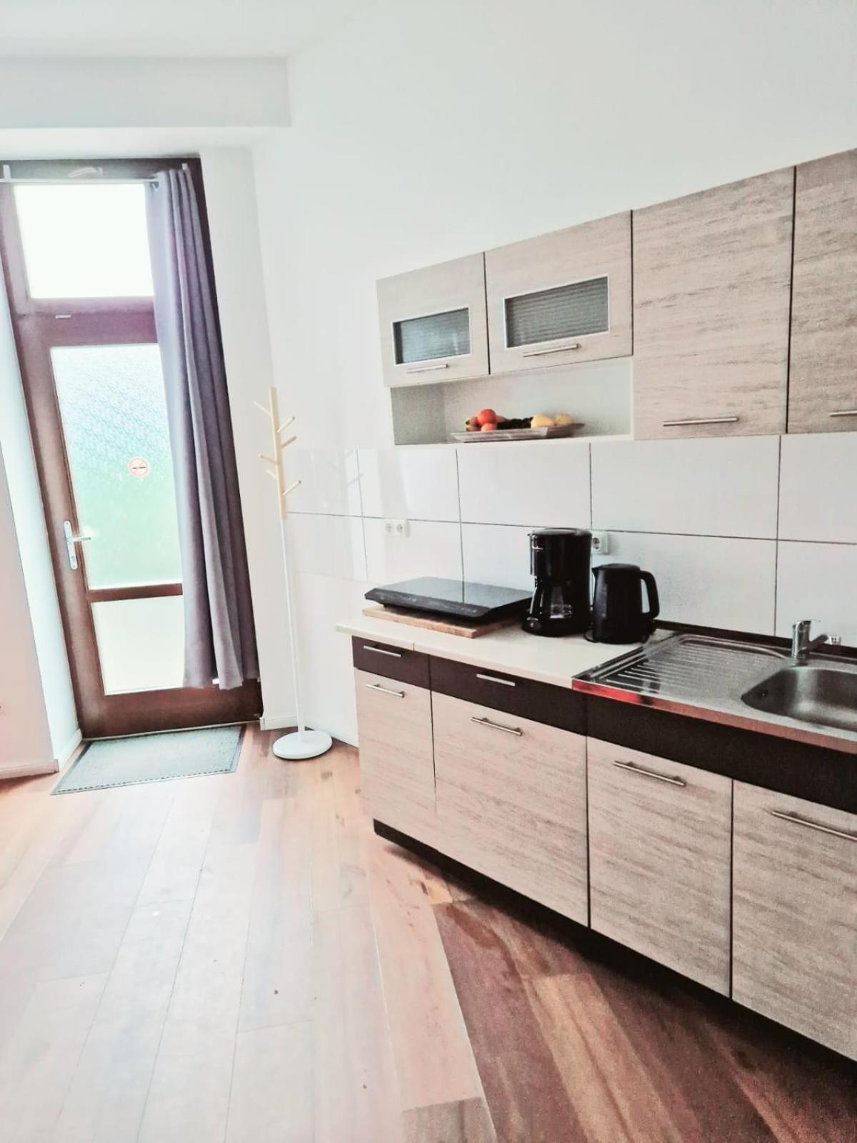 City Studio Apartment for 4, near Sonnenallee