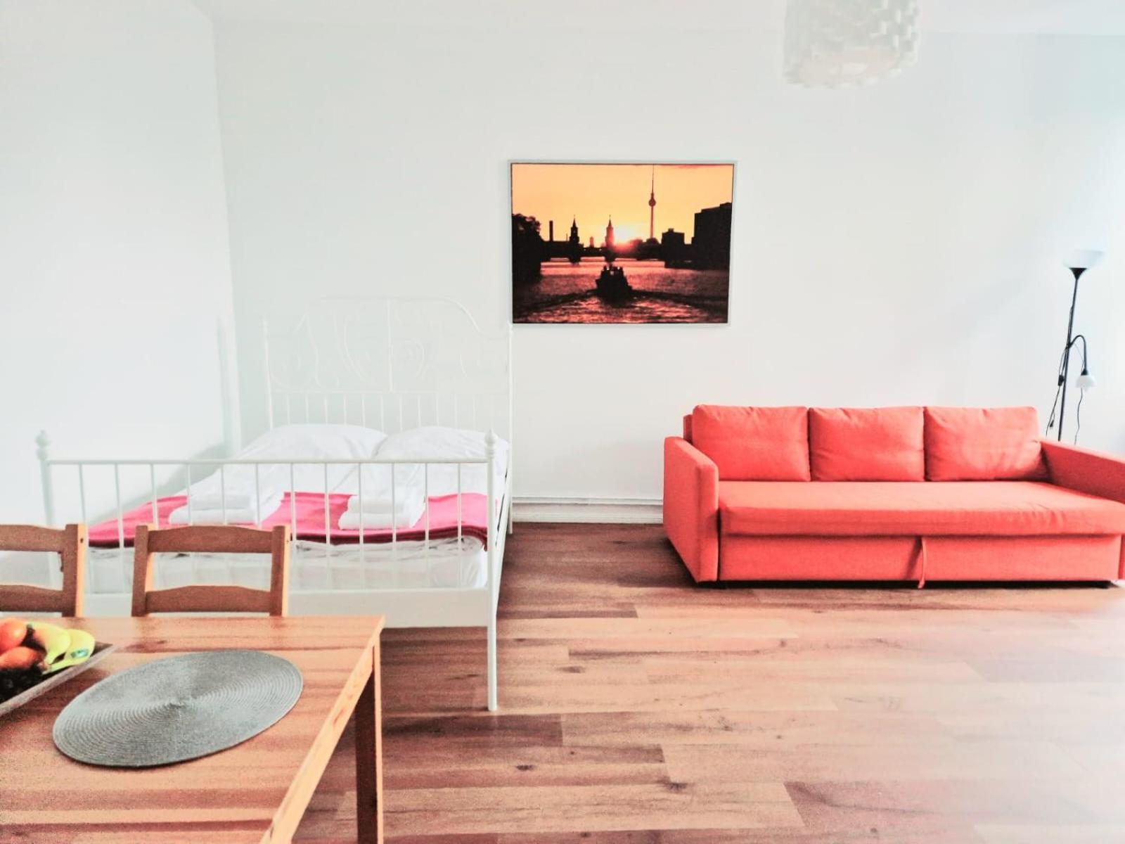 City Studio Apartment for 4, near Sonnenallee
