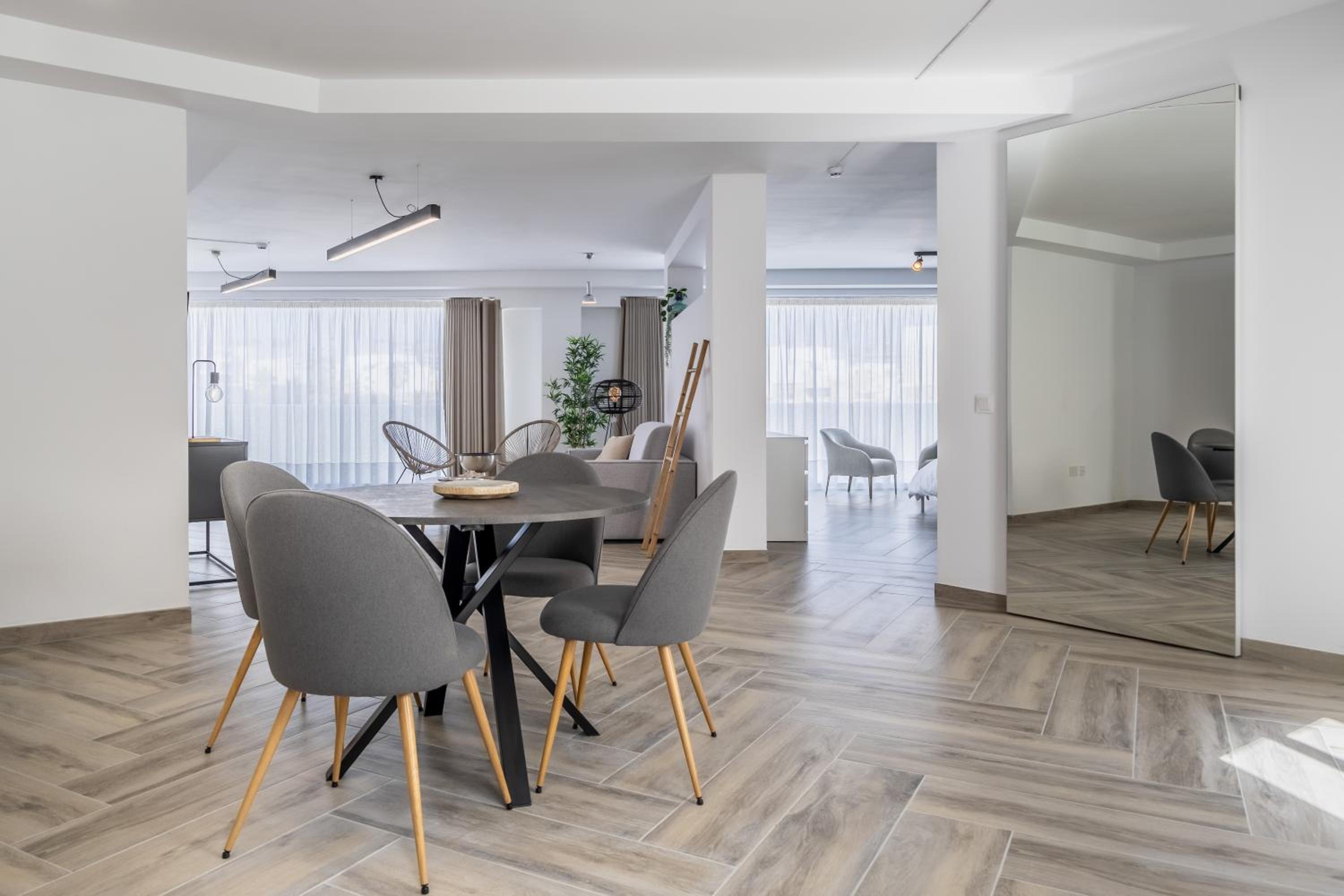 Brand new elegantly furnished studio apt in Gzira photo 5