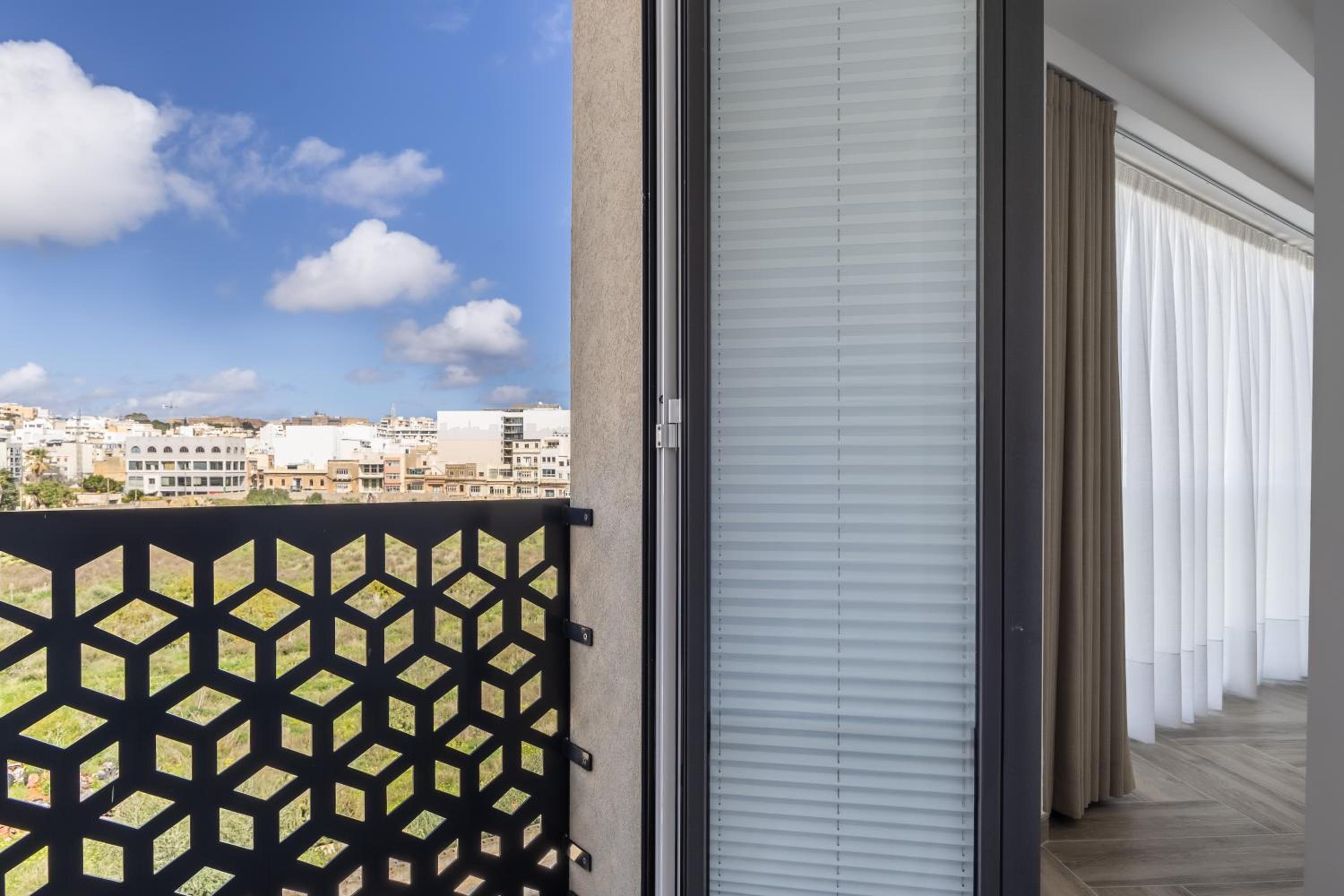 The Cube - Designer finished studio by SF Homes photo 2