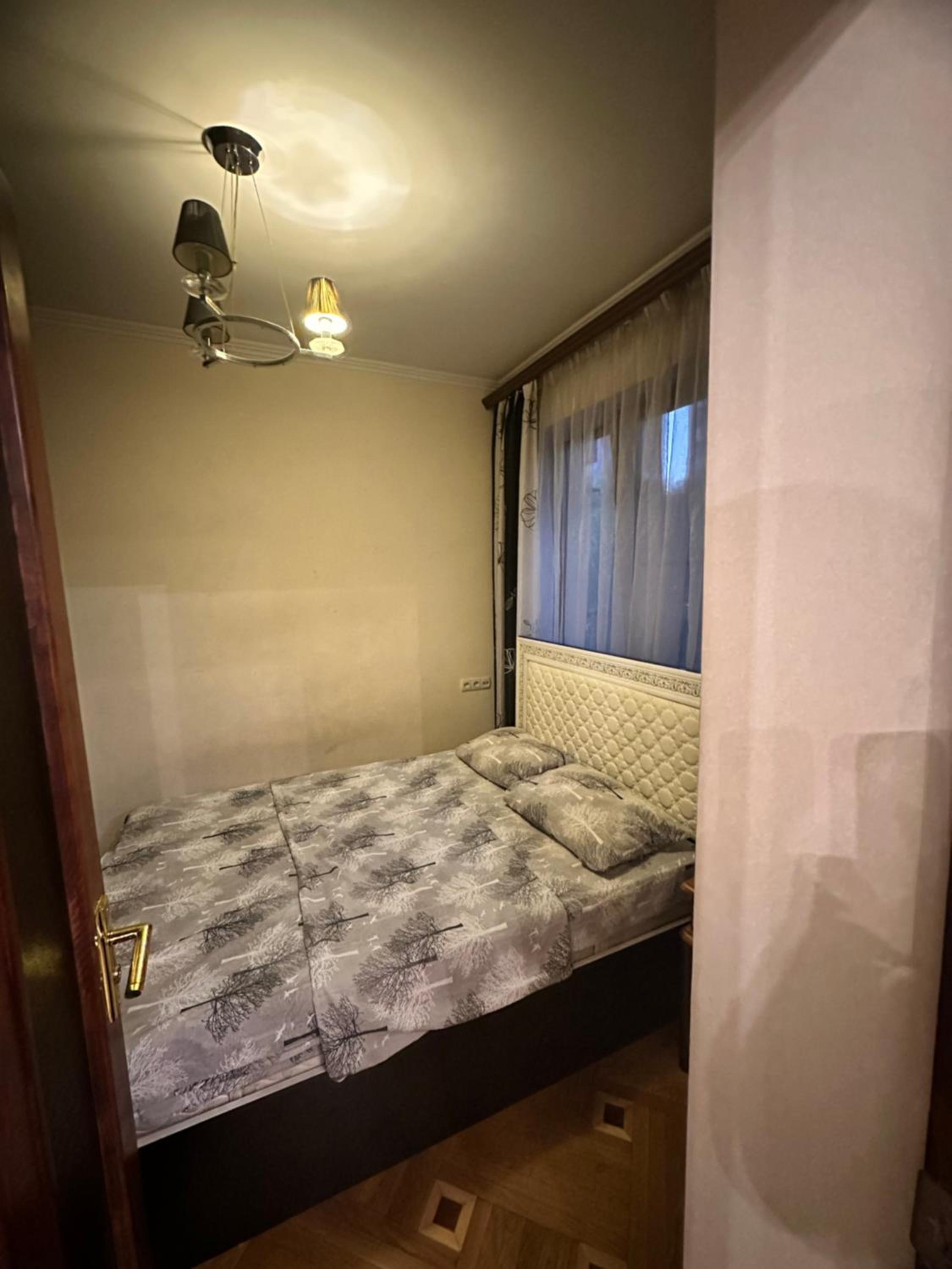 Saryan Mashtots Apart
