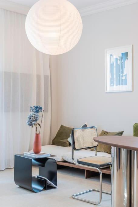 City Centre Design Apartment photo 3